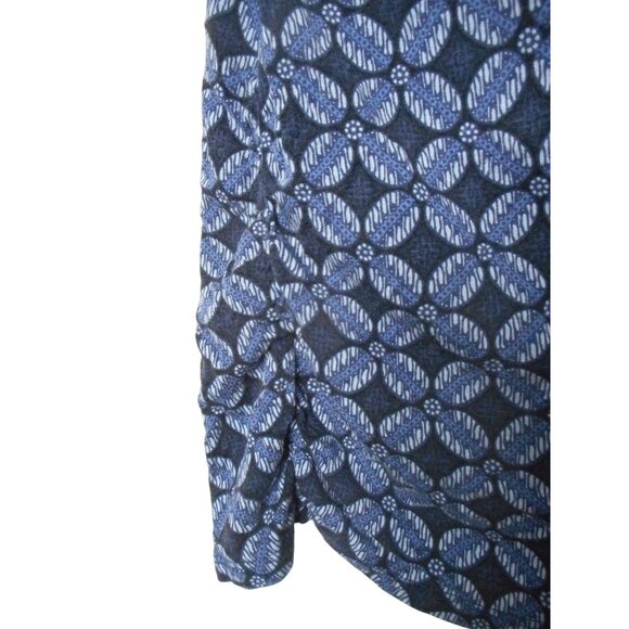 Lane Bryant Blue Black floral abstract V neck Blouse Sz 18/20 ruched side - Picture 3 of 5